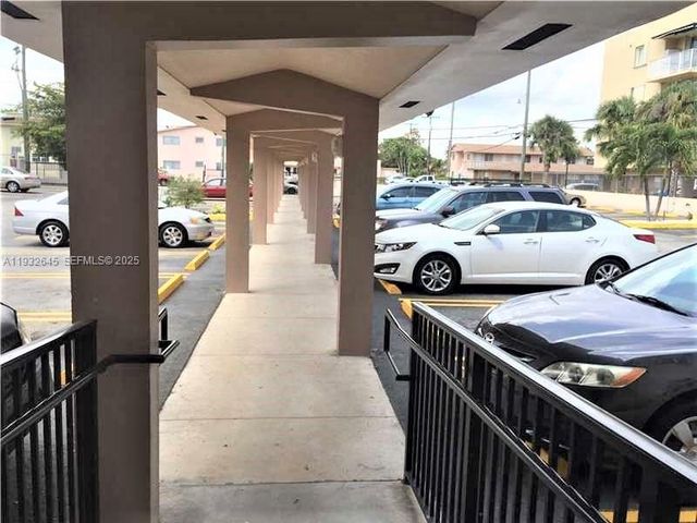 3640 NW 9th St 406, Miami, FL 33125