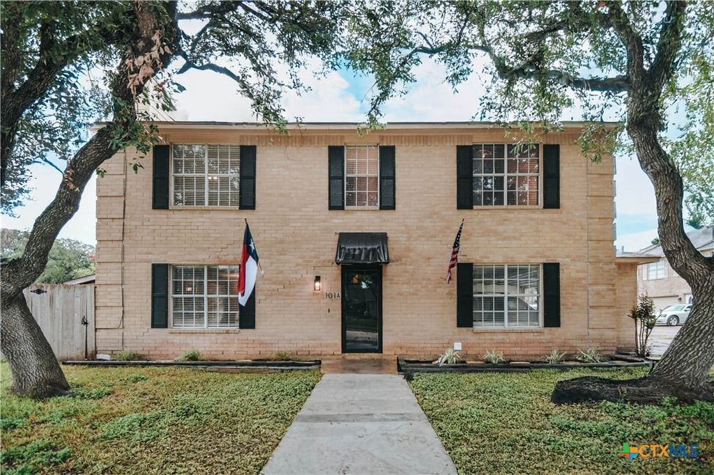 101 Sherwood Drive A, Victoria, TX 77901