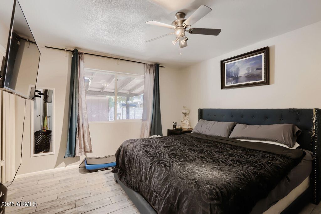 Image 11 of property listing at 95 W SAN REMO Street, Gilbert, AZ 85233
