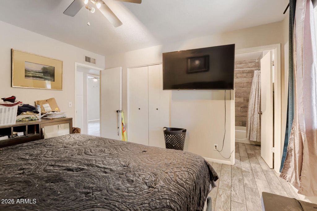 Image 12 of property listing at 95 W SAN REMO Street, Gilbert, AZ 85233