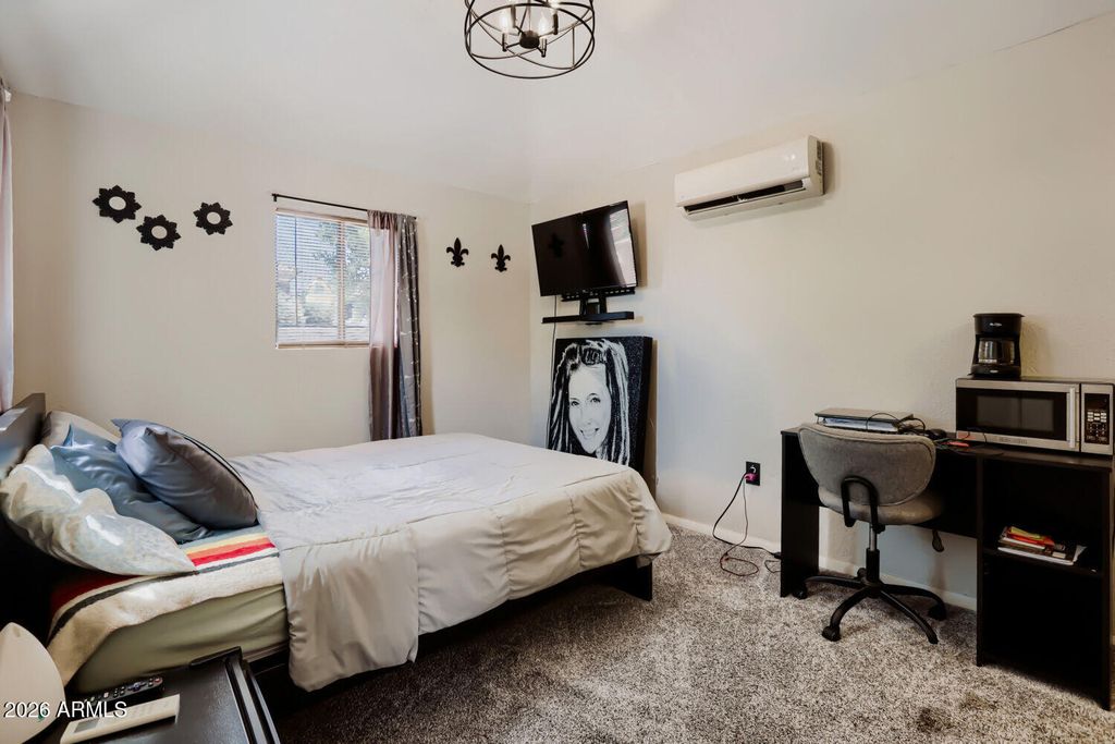 Image 21 of property listing at 95 W SAN REMO Street, Gilbert, AZ 85233