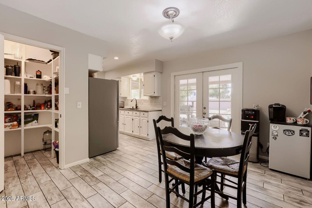 Image 7 of property listing at 95 W SAN REMO Street, Gilbert, AZ 85233
