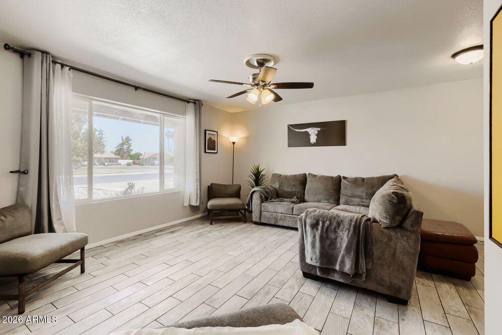 Image 8 of property listing at 95 W SAN REMO Street, Gilbert, AZ 85233