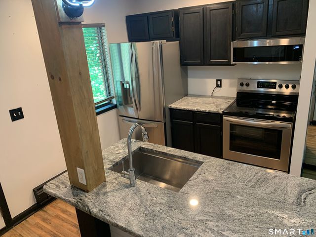 11 King Arthur Drive 5A, East Lyme, CT 06357