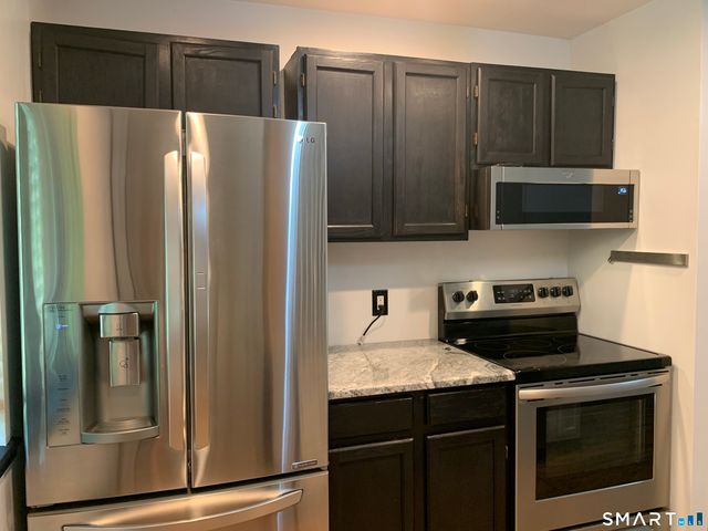11 King Arthur Drive 5A, East Lyme, CT 06357