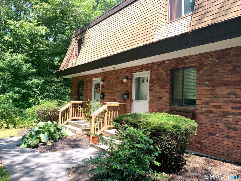 11 King Arthur Drive 5A, East Lyme, CT 06357