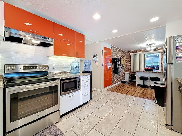 32 WILLIAM PENN WAY 1, Palm Harbor, FL 34684