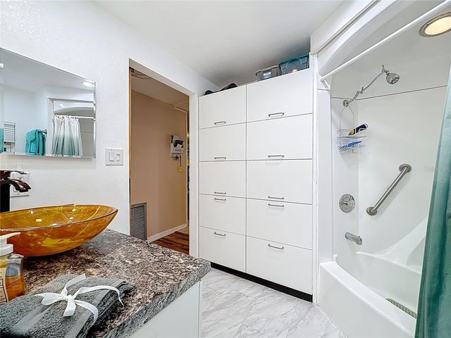 32 WILLIAM PENN WAY 1, Palm Harbor, FL 34684