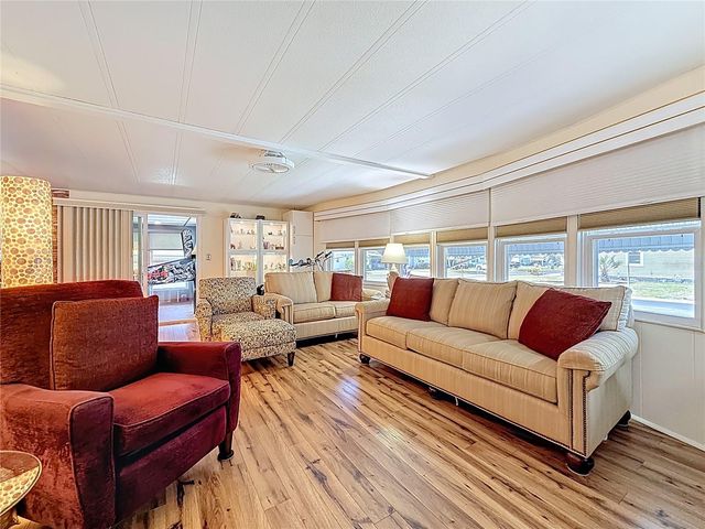 32 WILLIAM PENN WAY 1, Palm Harbor, FL 34684