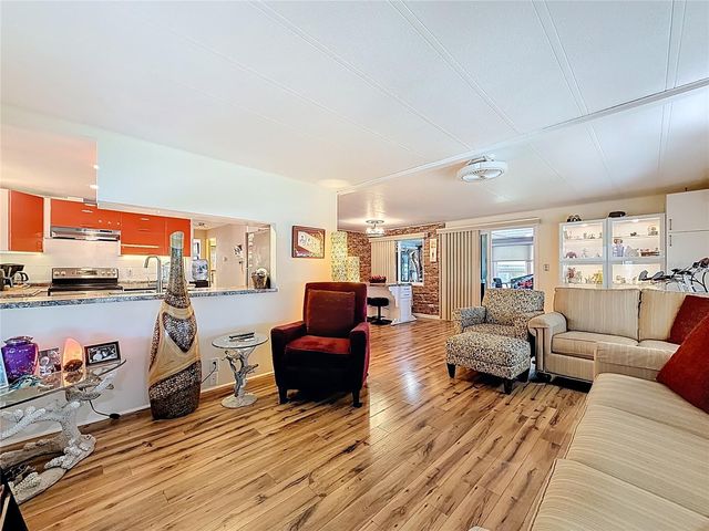 32 WILLIAM PENN WAY 1, Palm Harbor, FL 34684