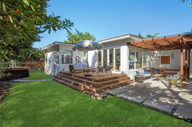 1106 NE 86th St, Miami, FL 33138