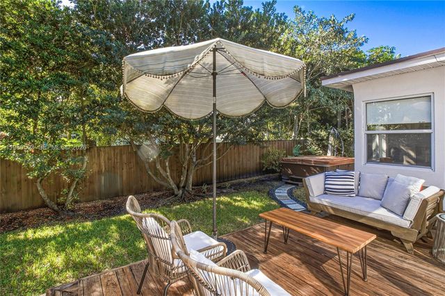 1106 NE 86th St, Miami, FL 33138