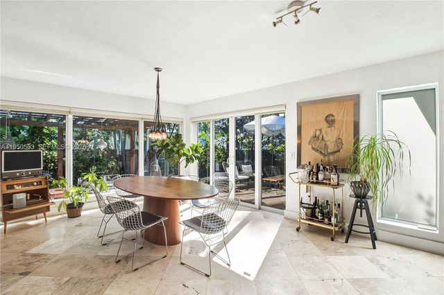 1106 NE 86th St, Miami, FL 33138