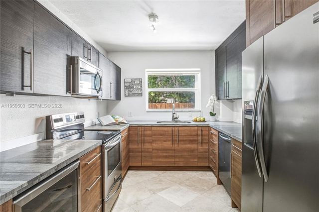 1106 NE 86th St, Miami, FL 33138