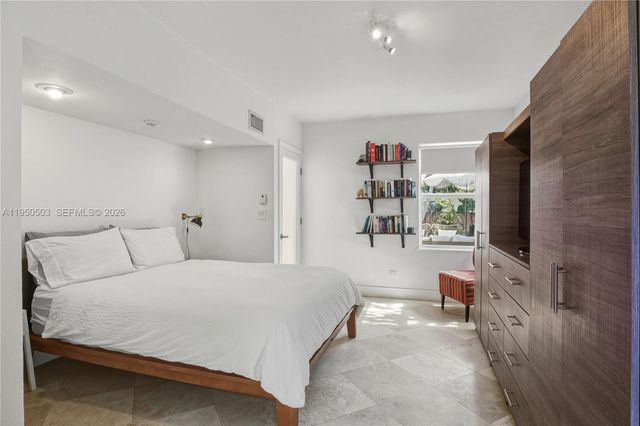 1106 NE 86th St, Miami, FL 33138