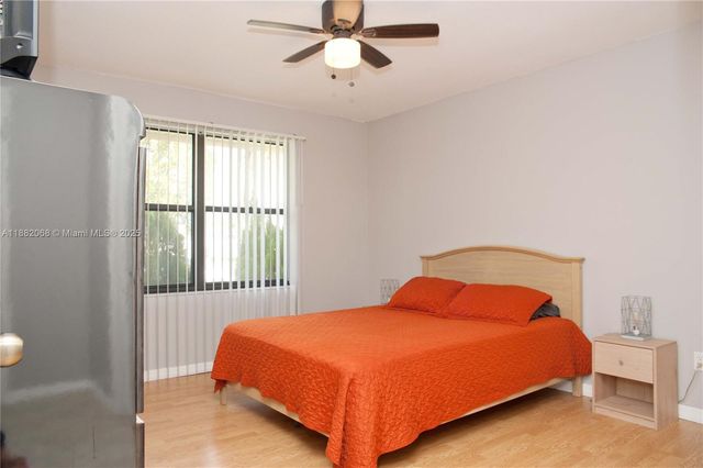 722 SE Thanksgiving Ave, Port St. Lucie, FL 34984