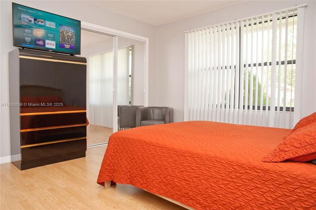 722 SE Thanksgiving Ave, Port St. Lucie, FL 34984