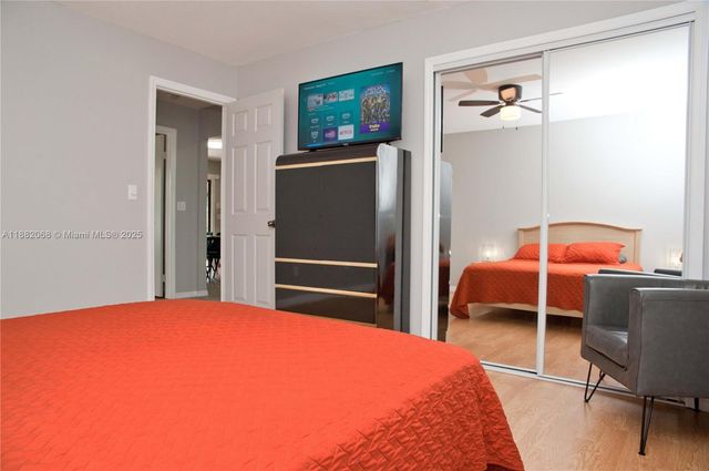 722 SE Thanksgiving Ave, Port St. Lucie, FL 34984