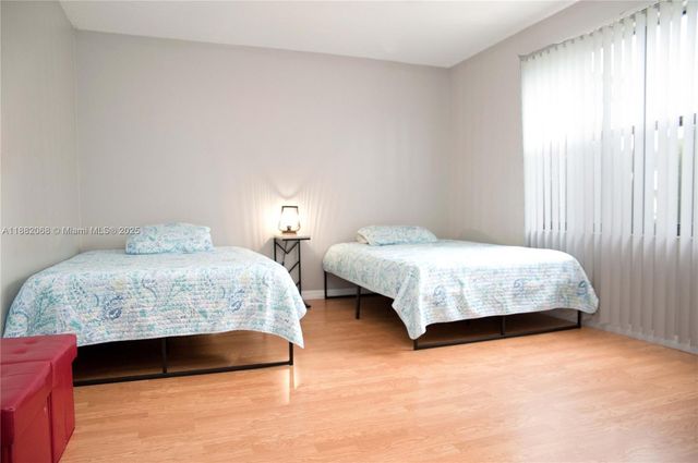 722 SE Thanksgiving Ave, Port St. Lucie, FL 34984