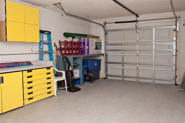 722 SE Thanksgiving Ave, Port St. Lucie, FL 34984