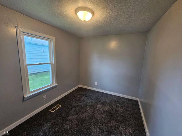 704 W Madison Street, Alexandria, IN 46001