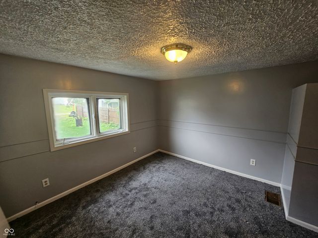 704 W Madison Street, Alexandria, IN 46001