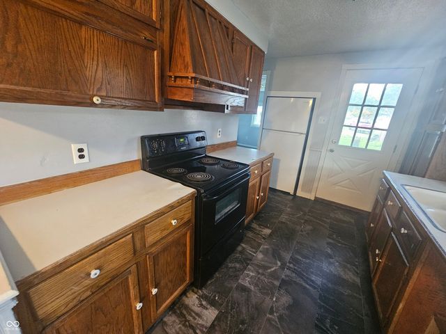 704 W Madison Street, Alexandria, IN 46001