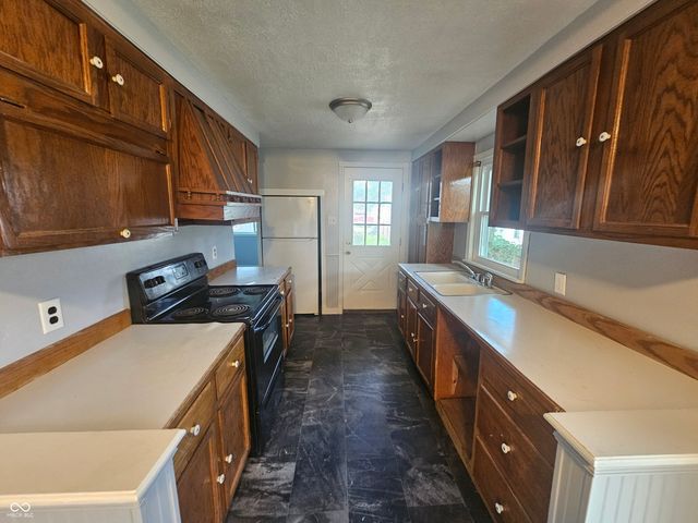 704 W Madison Street, Alexandria, IN 46001