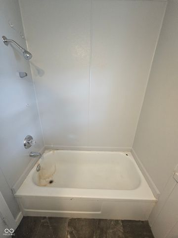 704 W Madison Street, Alexandria, IN 46001
