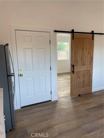 24308 Victory Boulevard, Woodland Hills (los Angeles), CA 91367