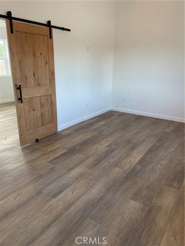 24308 Victory Boulevard, Woodland Hills (los Angeles), CA 91367