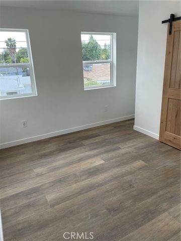 24308 Victory Boulevard, Woodland Hills (los Angeles), CA 91367