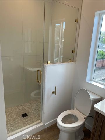 24308 Victory Boulevard, Woodland Hills (los Angeles), CA 91367