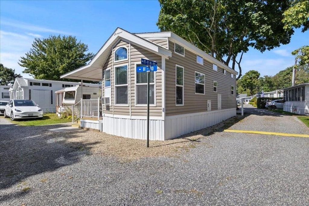 9 Bourne Avenue B6, Wells, ME 04090 — photo 4