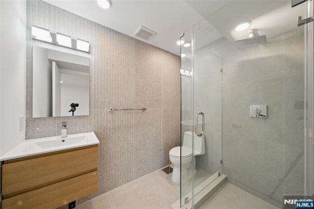 11 W Railroad Avenue 2, Tenafly, NJ 07670