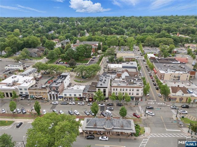 11 W Railroad Avenue 2, Tenafly, NJ 07670