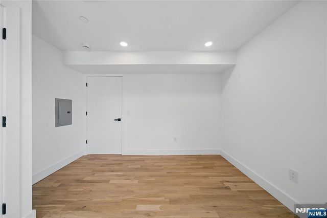 11 W Railroad Avenue 2, Tenafly, NJ 07670
