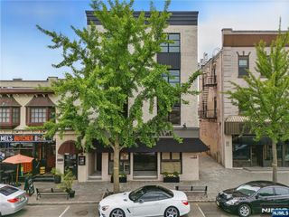 11 W Railroad Avenue 2, Tenafly, NJ 07670