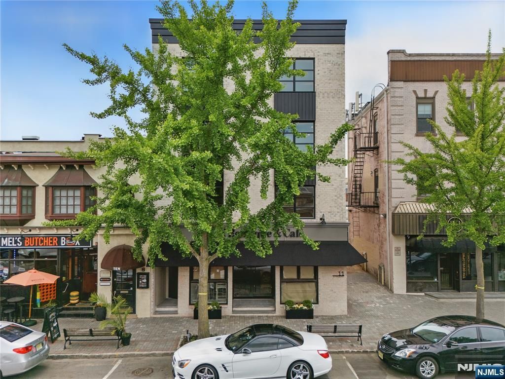 11 W Railroad Avenue 2, Tenafly, NJ 07670