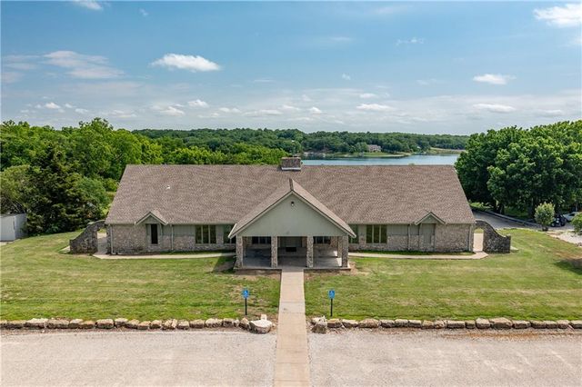 54 Enchanted Lane, Linn Valley, KS 66040