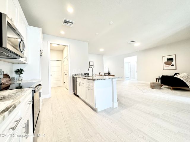 1854 Amberwood Drive SE, Palm Bay, FL 32909