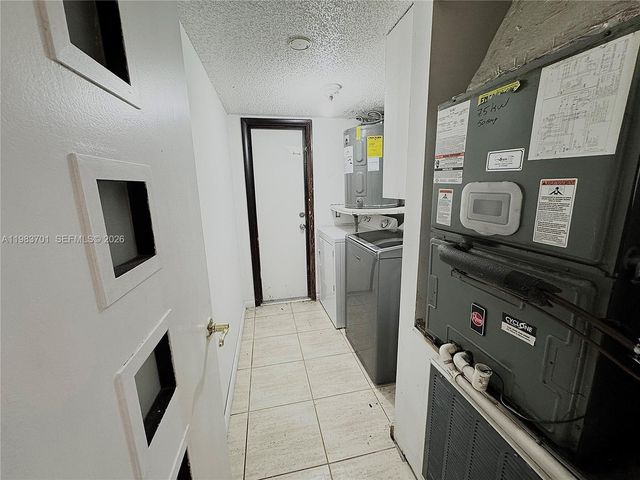 3911 Farragut Street, Hollywood, FL 33021