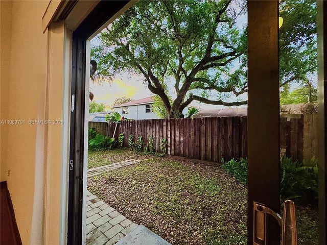 3911 Farragut Street, Hollywood, FL 33021