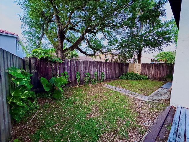 3911 Farragut Street, Hollywood, FL 33021