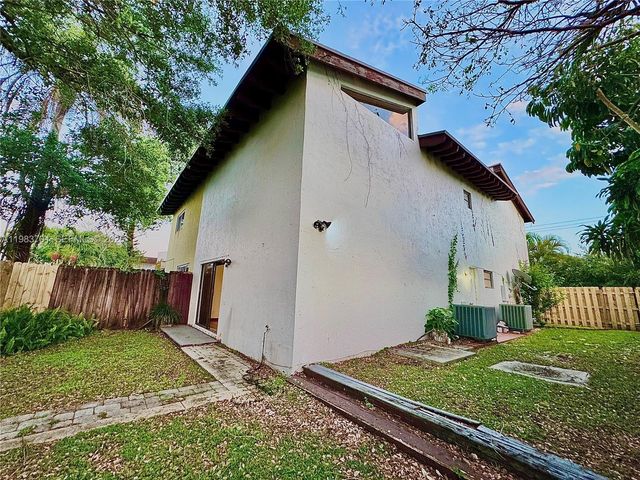 3911 Farragut Street, Hollywood, FL 33021
