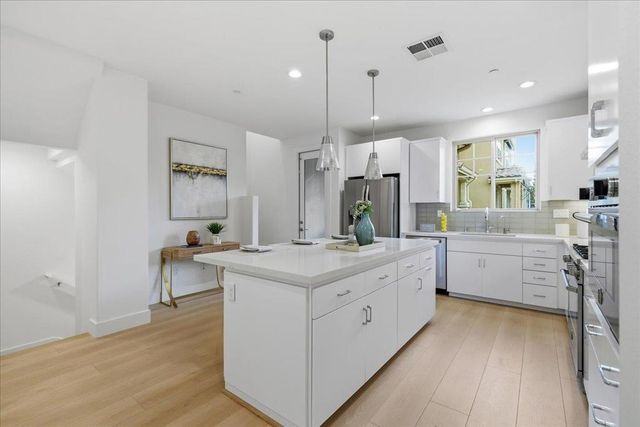 270 Ariana Place, Mountain View, CA 94043
