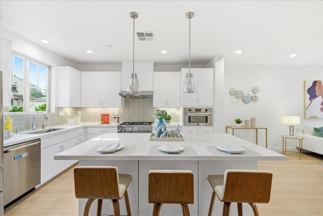270 Ariana Place, Mountain View, CA 94043