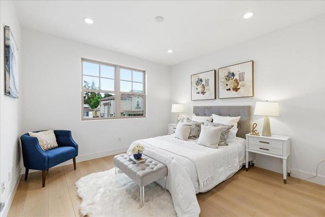 270 Ariana Place, Mountain View, CA 94043