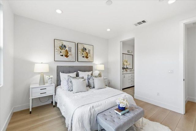 270 Ariana Place, Mountain View, CA 94043