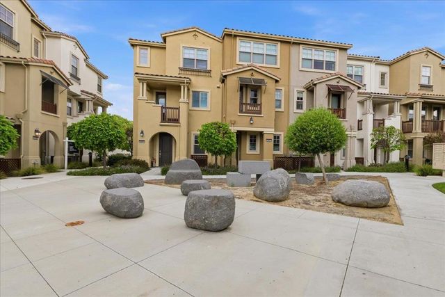 270 Ariana Place, Mountain View, CA 94043